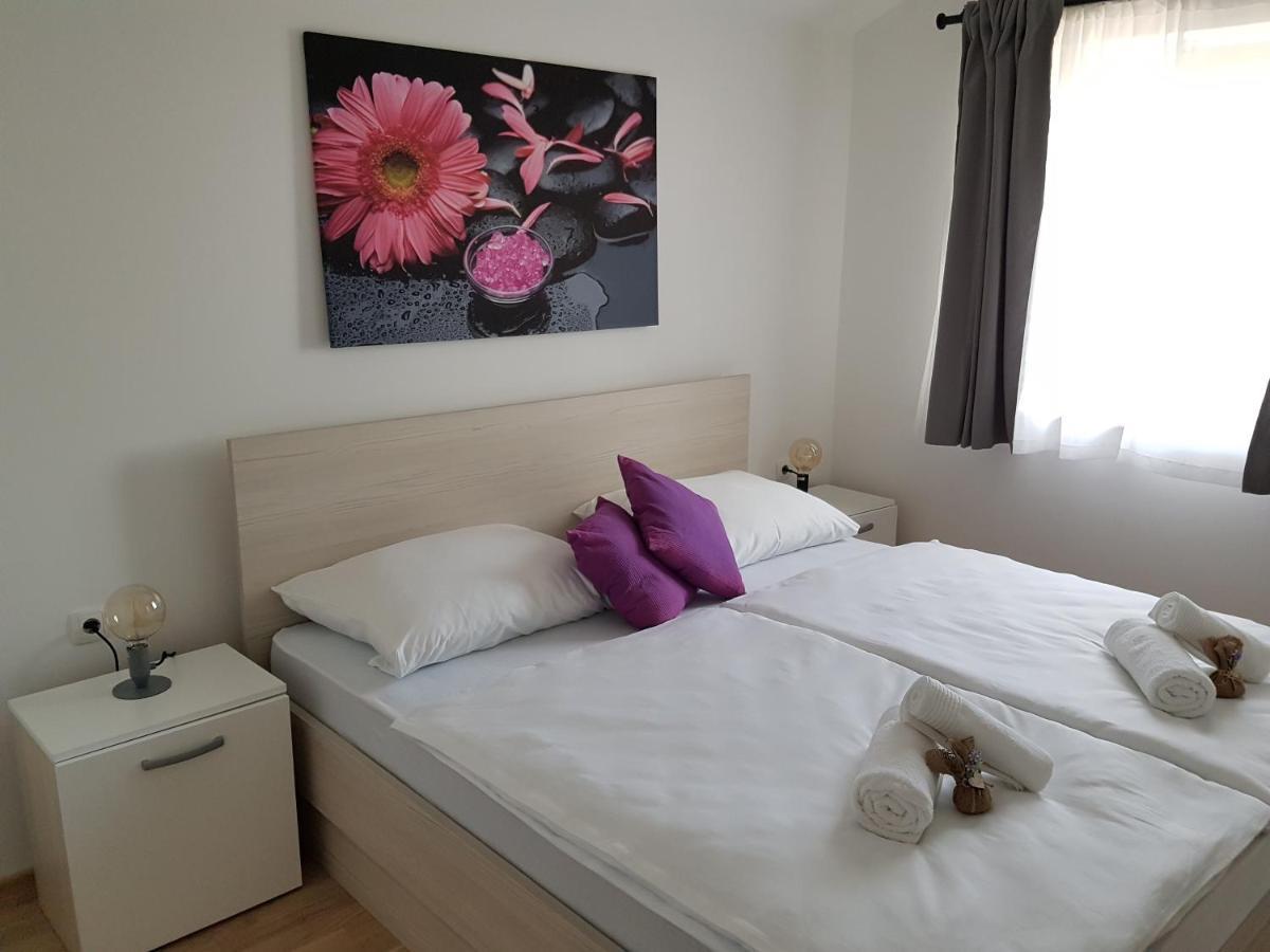 Apartments Kiara ปูนัต ภายนอก รูปภาพ