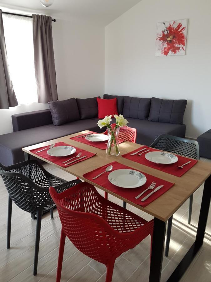 Apartments Kiara ปูนัต ภายนอก รูปภาพ